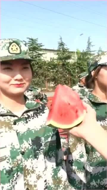 吃瓜少女莫小姐,揭秘娱乐圈背后的故事